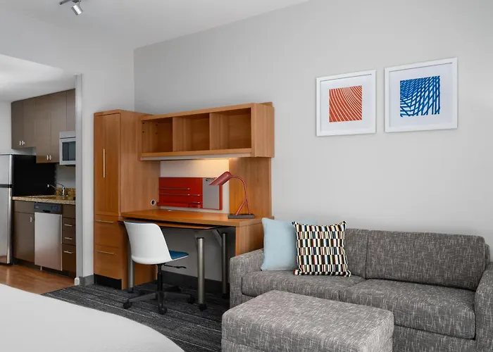 Towneplace By Marriott Hotel Champaign